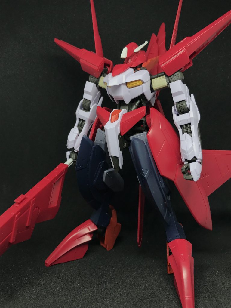 今回は使用キット多めです端白星、マルコシアス、バルバタウロスのパーツで構成されています肩の付け根を延長するか悩んだりもしましたが伸ばして正解でしたアルケーはこうじゃないと