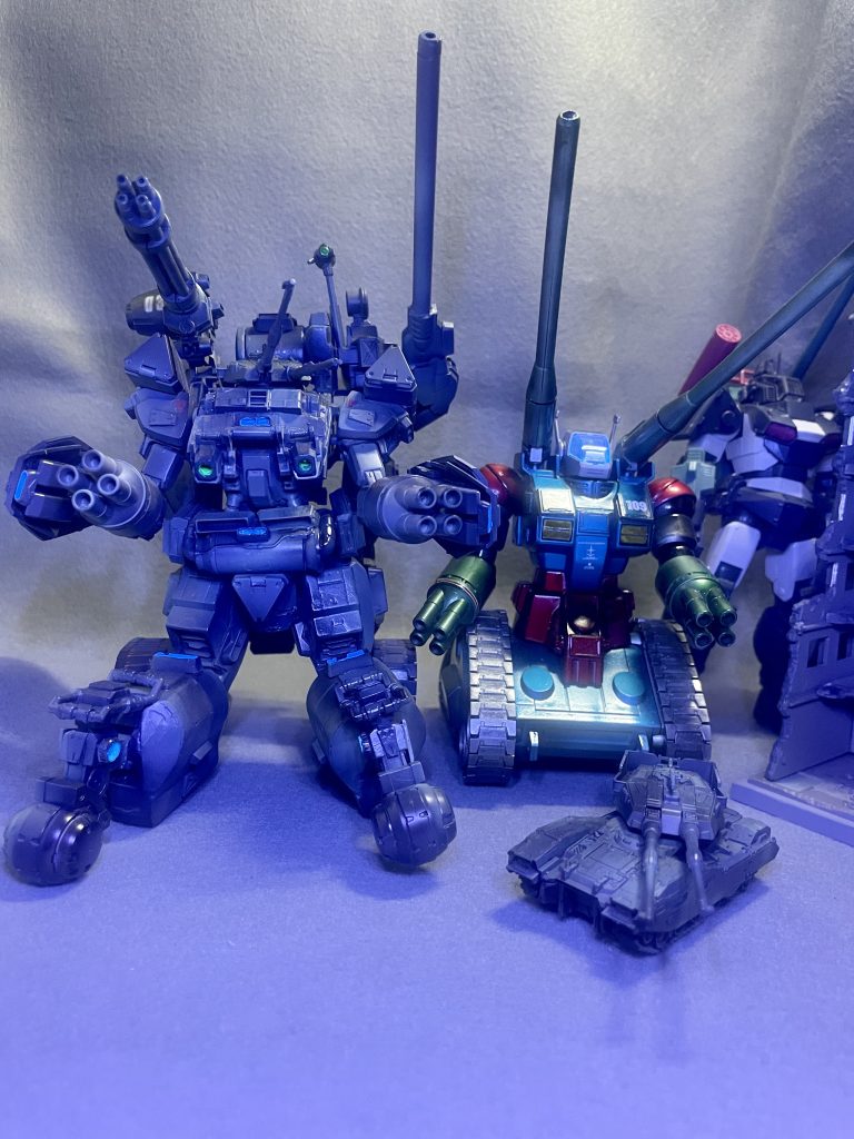 RX計画が順調に進みモビルスーツが本格的に実戦導入された後は、時代遅れとみなされたMBT計画は中止。本機は3機を生産されるに止まった。だが、その戦略的構想や変形機構の技術はRXT-440陸戦強襲型ガンタンクやRXR-44、F50Dへと受け継がれて行くのだった。製造された3機のうち2機はジャブローで起動する事なく破壊され、残りの1機に関しては傭兵部隊「ジェロニモ」に配属されオデッサ作戦に於いて行方不明になったと言われている。