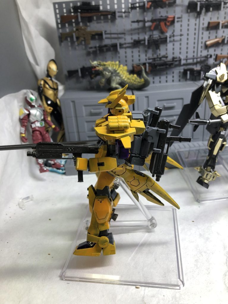 腰のブースターはガンダムアスタロスから