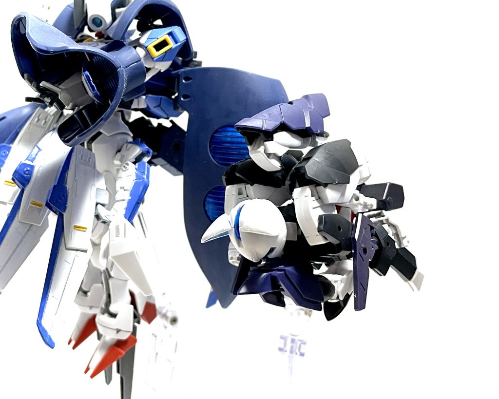 ◆見た目は謎の宙間戦闘機。エアリアル本体に装着するものではなく、随伴飛行する自動攻撃機。※「ガンダムアシュタロン」のMA形態を招き入れたフリーデン並みの察しの悪さと思ってくださいw