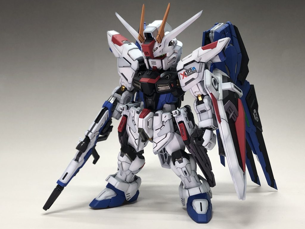 首、胴体ともに1ミリほど延長してるので少しスタイルも変更されてます