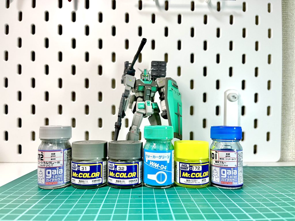 今回使った塗料です。軍艦色とウォーカーグリーンの相性がよかったです！塗装めっちゃ楽しかったです♫