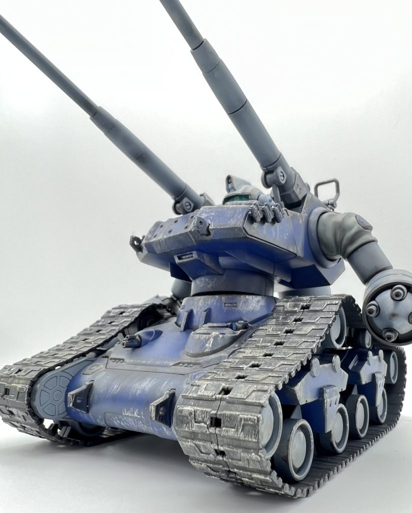 この重そうなフォルムが良いですね。タンクらしい塗装ハゲも意識しています。