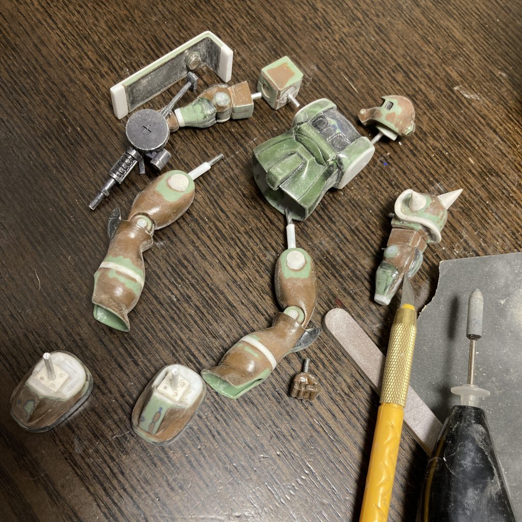 関節はアルミ線を多様してます。 