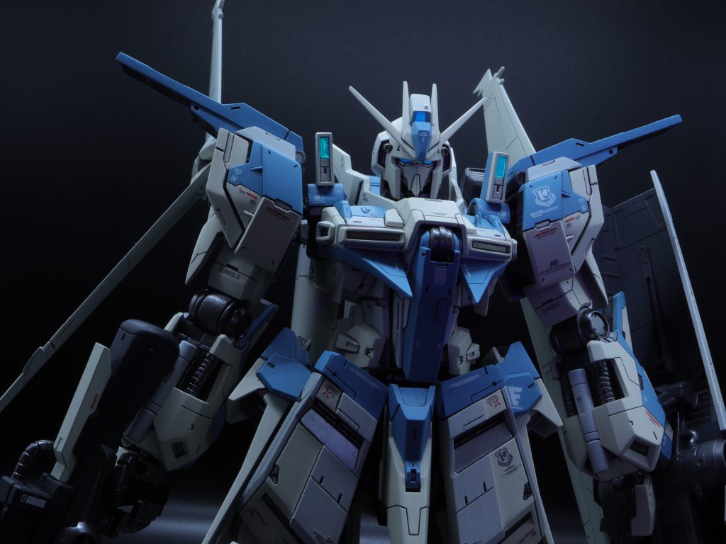 目や各種センサー光ります。ダクト？含めメタルパーツも多々使っていますが、写真では全く分からないといういつものパターンｗｗ