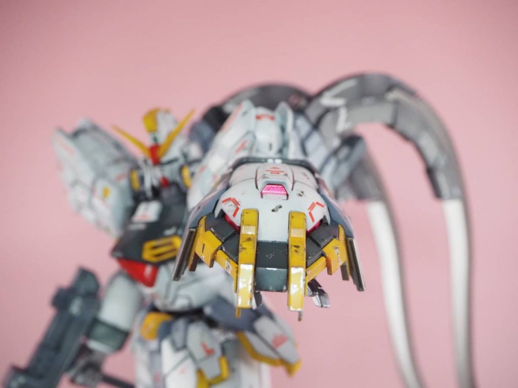 コブラをイメージしたのかな?シールドです。