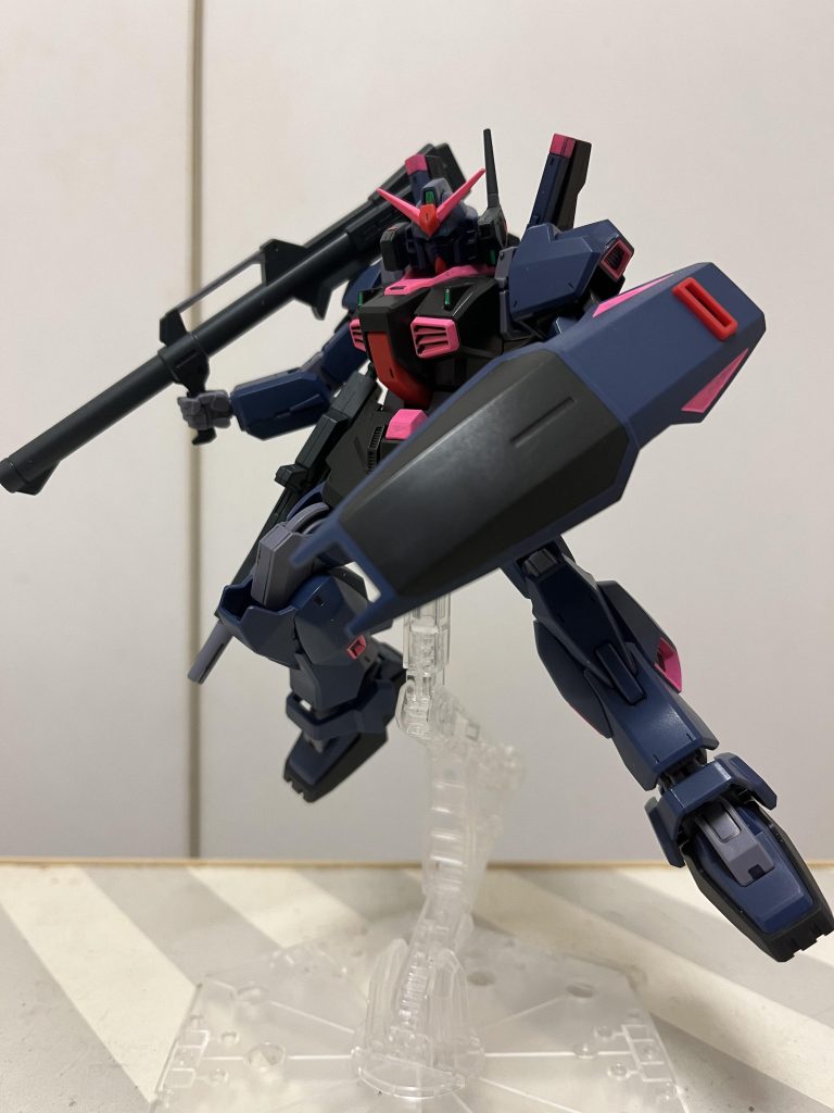 旧HGUCでは出来なかった、ライフルの腰マウントが出来るのは良き!