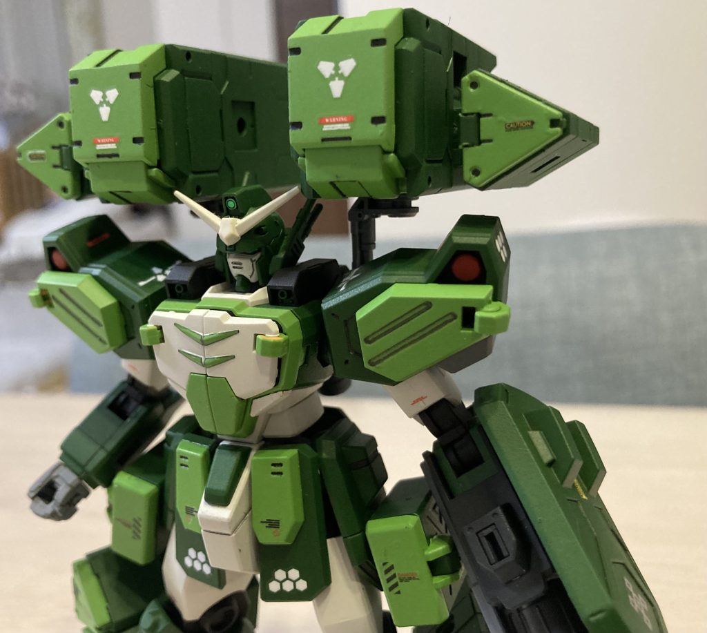 アップショット。各ハッチを開け閉めする度に可動部の塗装が剥がれます。あんまり遊べない。