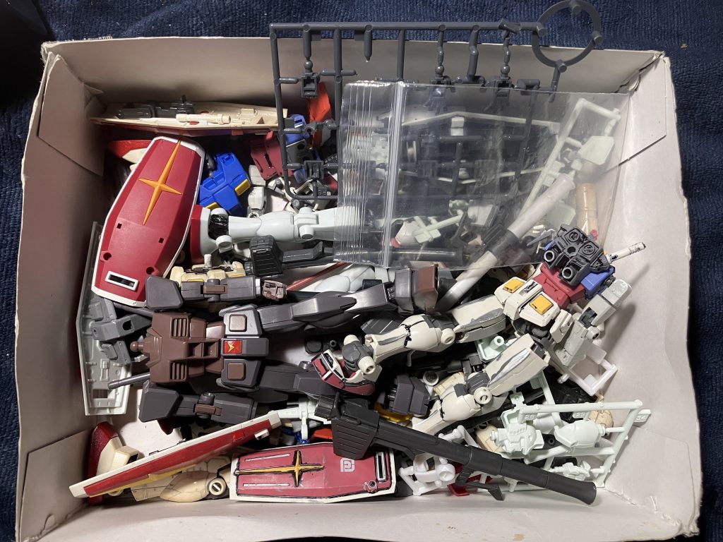 大量のジャンクパーツ。