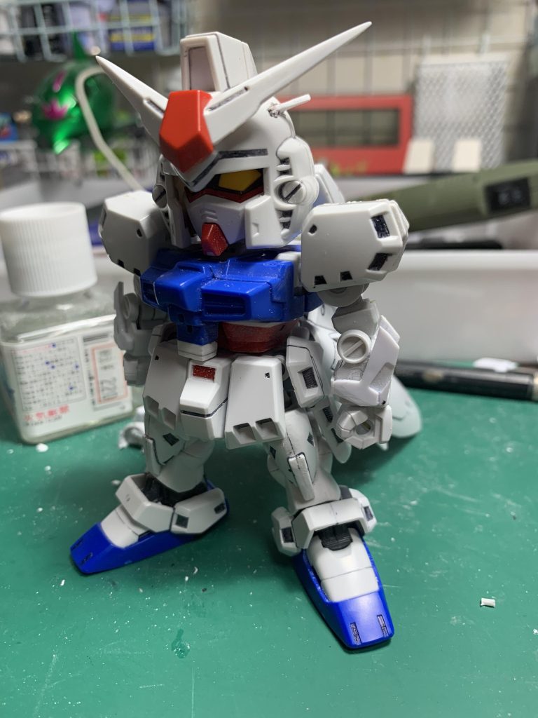 胸部の中にフレームがうまく収まりきらなくて、何度も削っては合わせてを繰り返したのでかなり時間がかかりました💦