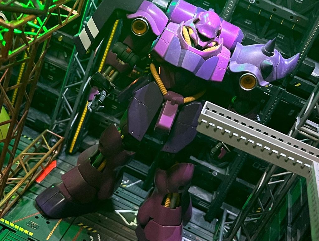 AE &NEO ZEON 袖付き部隊　フル•フロンタル親衛隊　MG  AMS-119C ギラドーガ　アンジェロ•ザウパー大尉カスタム専用機カラーver. & MS格納庫ジオラマ　✨✨✨✨✨–5枚目/制作者：SINANJU