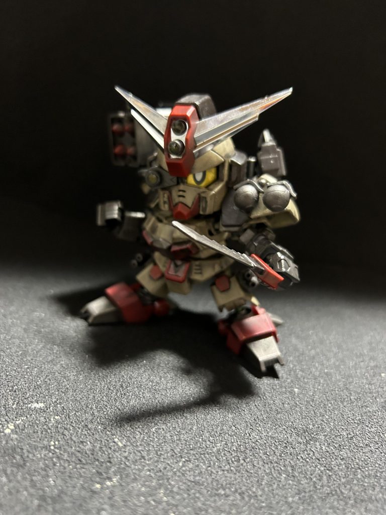 全弾打ち尽くし敵も後わずかでナイフ一本で敵と戦う事になるコマンドガンダムをテーマにポージングつけました😊コマンド                                                                『たとえナイフしかなかろうが私は勝つ‼️』