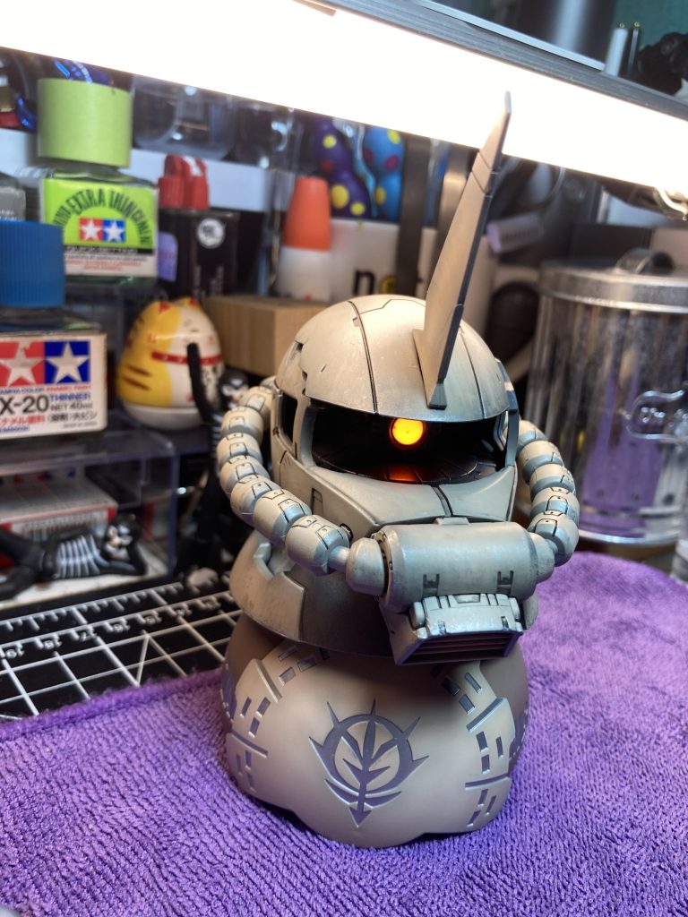MS-06 ZAKU 2–3枚目/制作者：Kenny Kwan