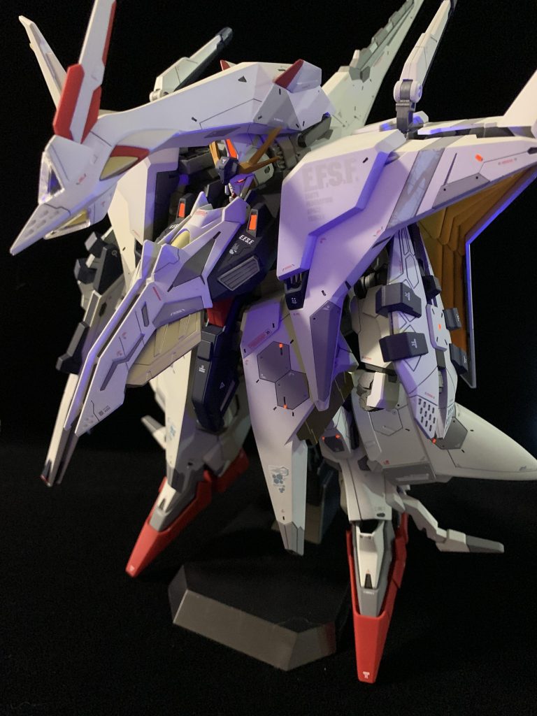 使った塗料白:ファレホメカカラーホワイトグレー赤:ファレホエアースカーレット、メカカラーszレッド1:1橙:ファレホメカカラーオレンジ金:ファレホメタルカラーゴールド灰:ファレホメカカラーピュアホワイト、ファレホエアーブラック4:1青:ファレホエアーシグナルブルー関節など:ファレホメカカラーガンメタリック蛍光:mrカラー蛍光レッド