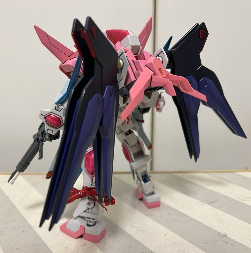 そしてリアル形態では、今度はレールガンが短く感じるという何とも言えん感じです。まあ、これは旧HGストフリからの課題ですがねw