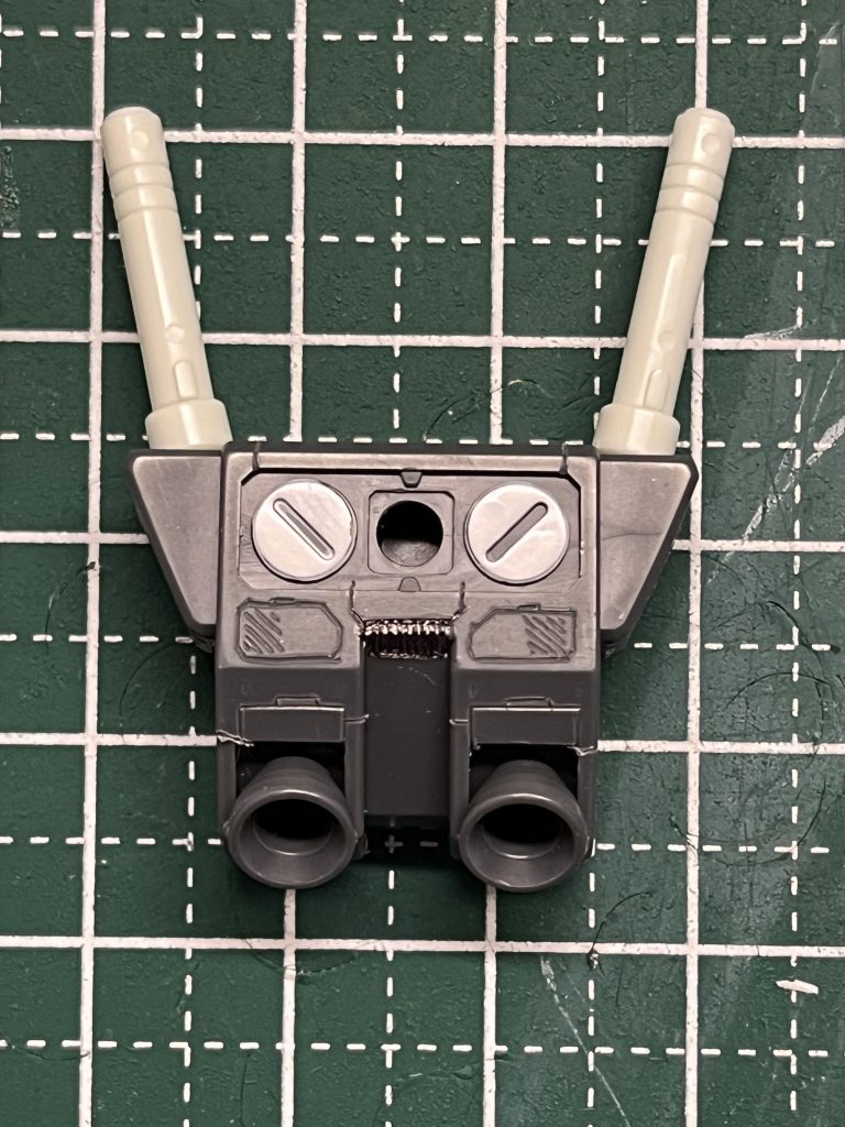 バックパックにはそれっぽいディテールを加えました。