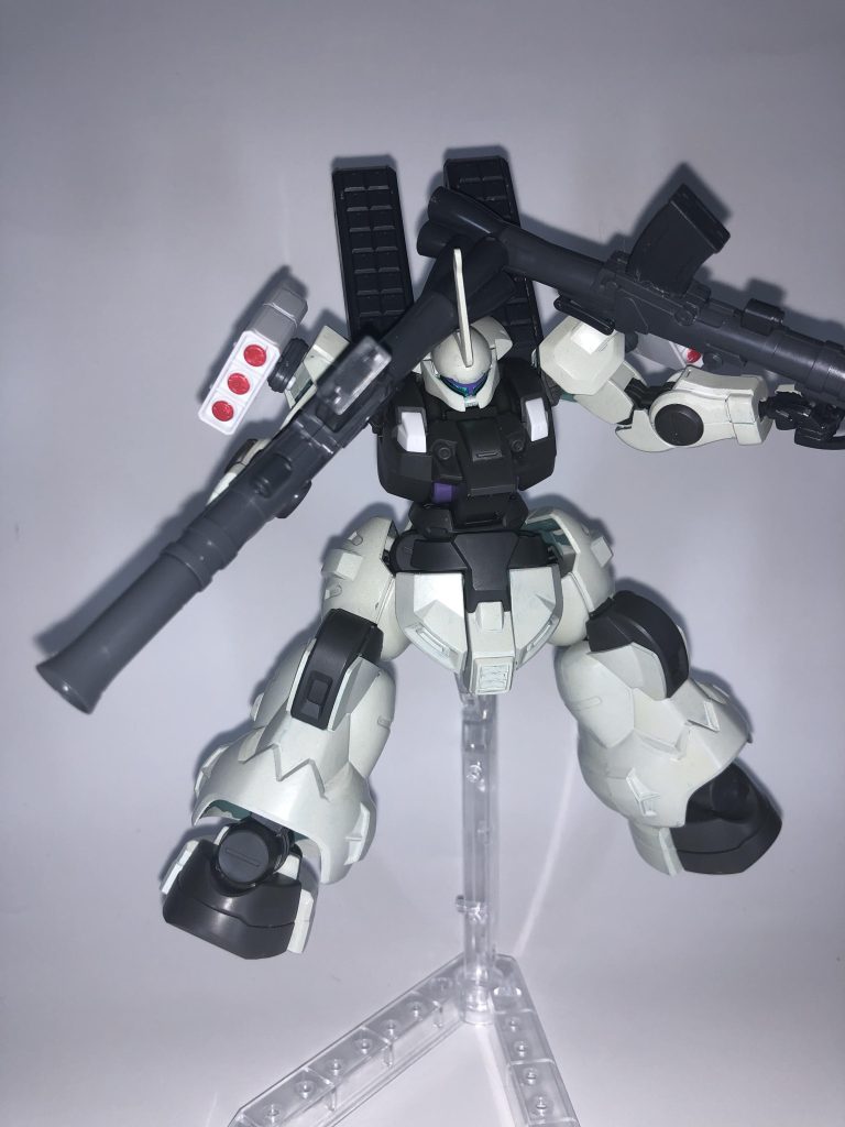 ダブルバズーカです。このバズーカはガンダムベースのシステムウェポンキットを使用しました。