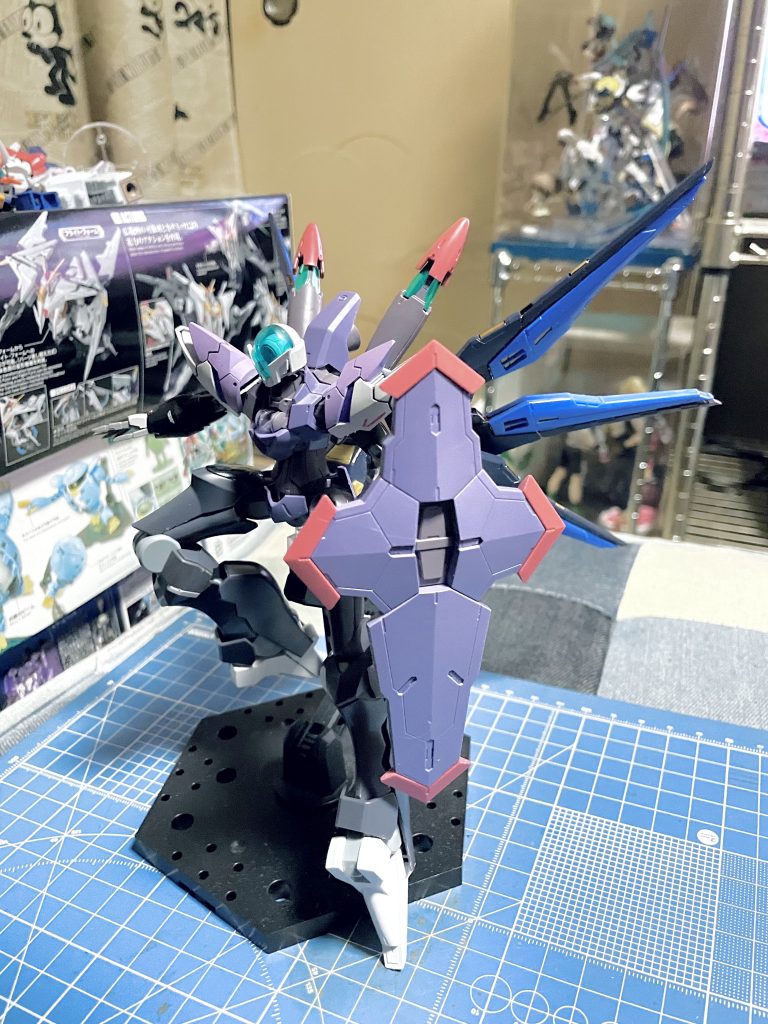 悩みまくってた時のものですwコアガンダム系メインでミキシングしてたのですが納得いくものが出来ず、最終的に純粋なミキシングで挑むことになりました。