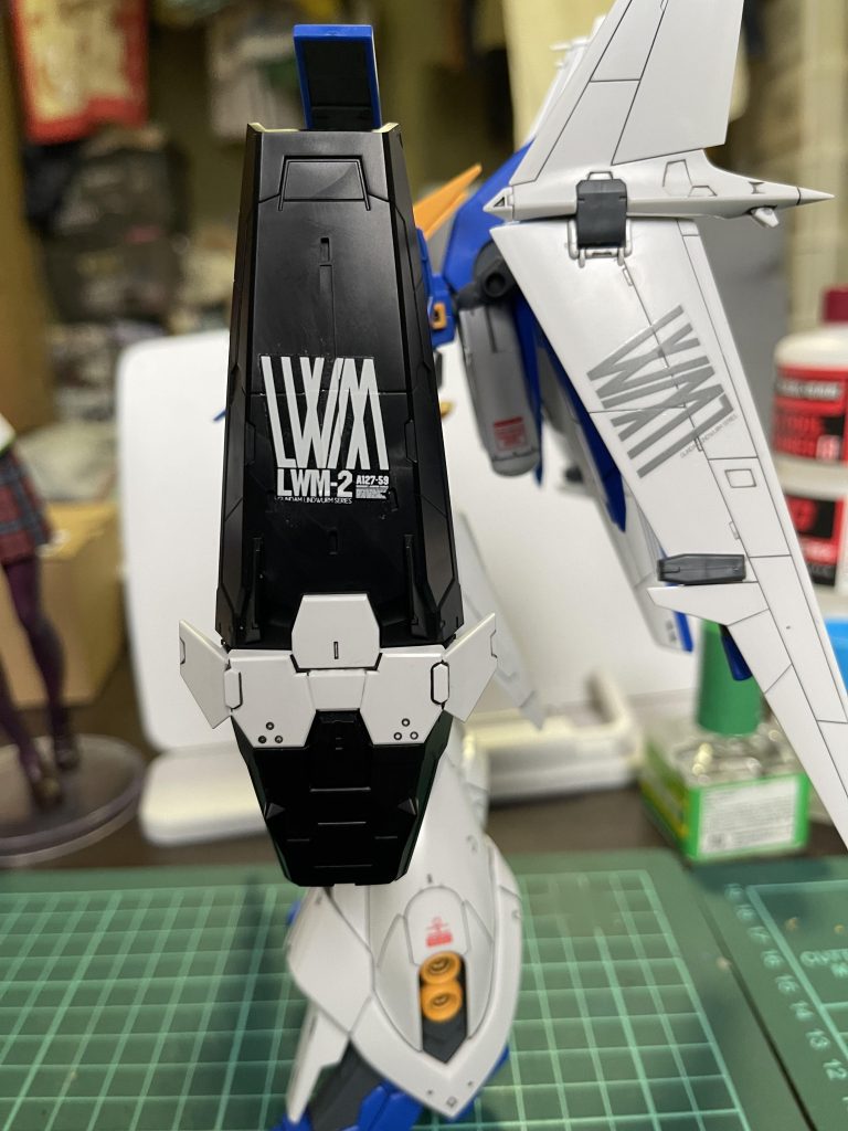 シールドのデカールは、凹凸が有ったので、マークソフターで貼り付け、うまく出来たと思う。