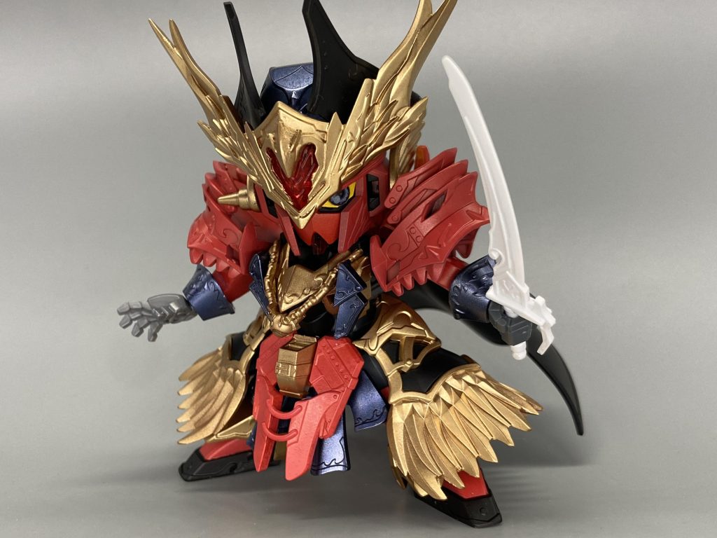 赤黒はカッコいいのですが、どうにも華やかさに欠ける気がしたのでメタリックダークブルーをチョイス。白目部分をステンレスシール、瞳はネイルシールをマグネットで貼り付けているので分解せずに視線移動が可能です。