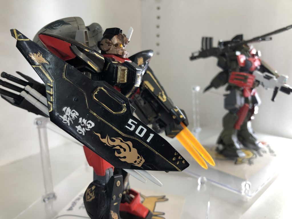 腕はブリッツ、バックパックはハイパージャマーにEz-srのレドーム