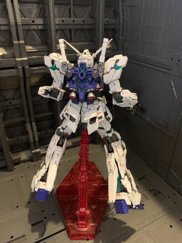 後ろから。足や、バックパックは結構いい感じの色で塗装出来ました。