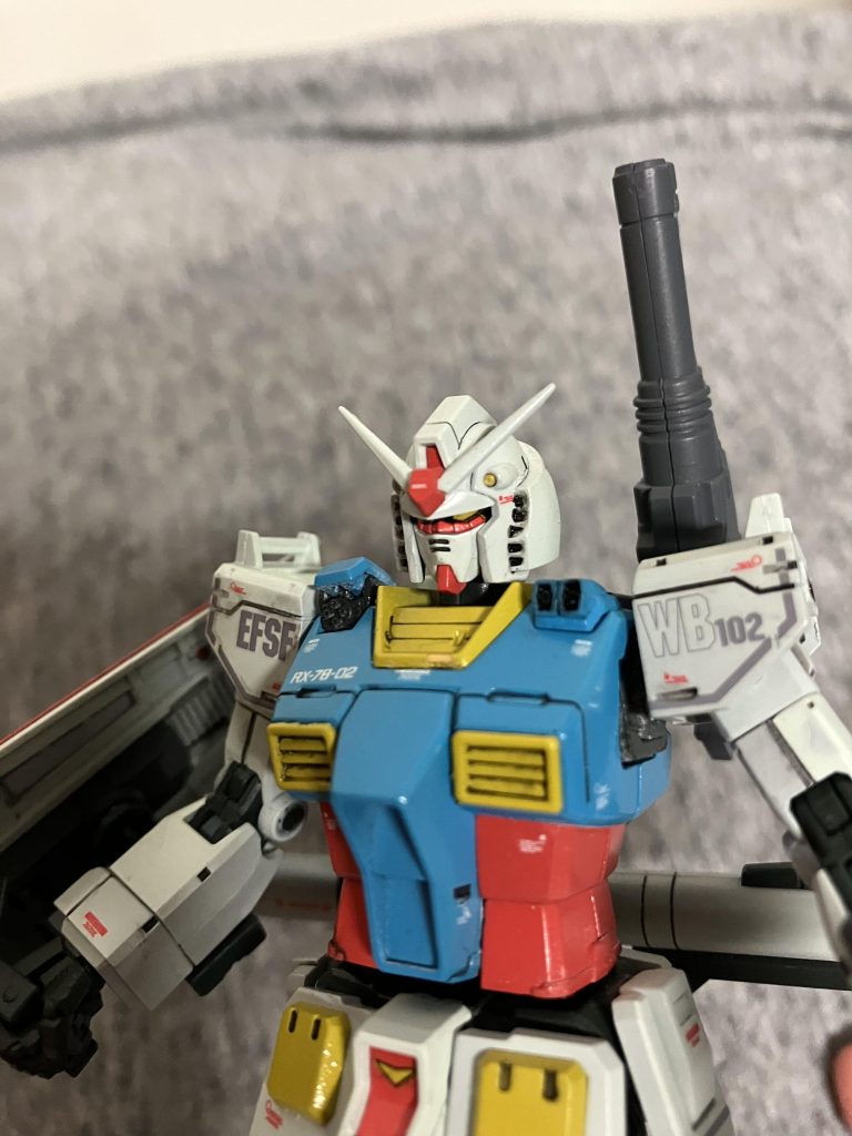 頭部アップダクトは水性ブラックで塗り分け。