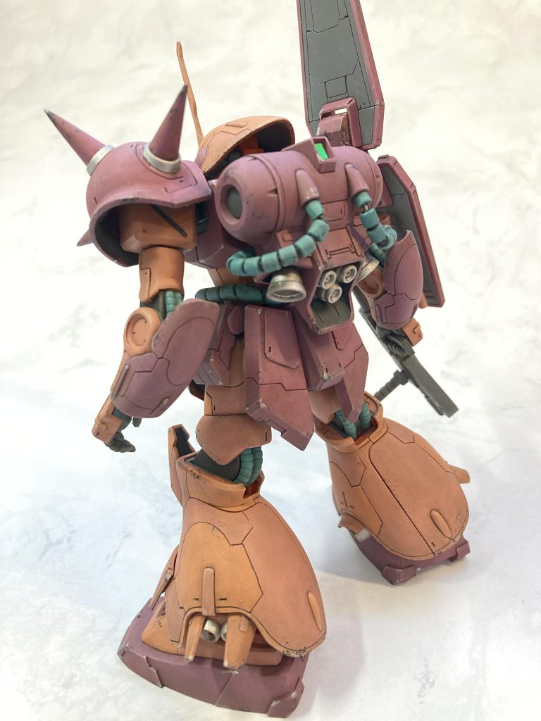 シルバーで塗り分けると引き締まりますね。