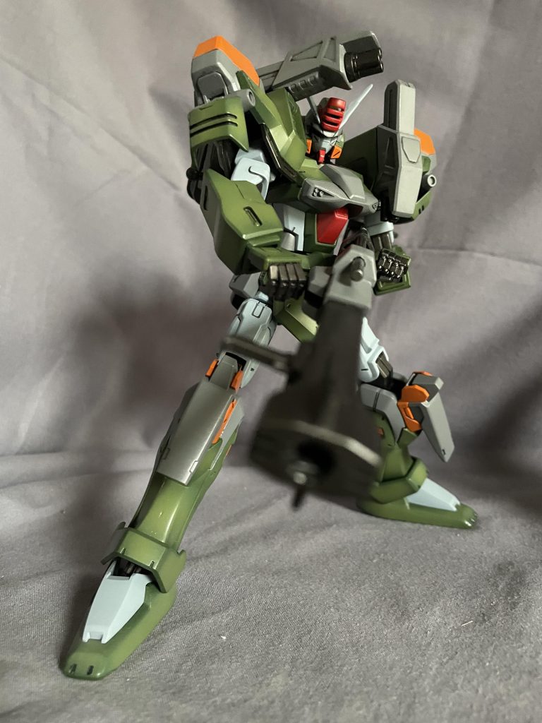 やっぱりバスターは両手で構えたポーズがかっこいいですね!