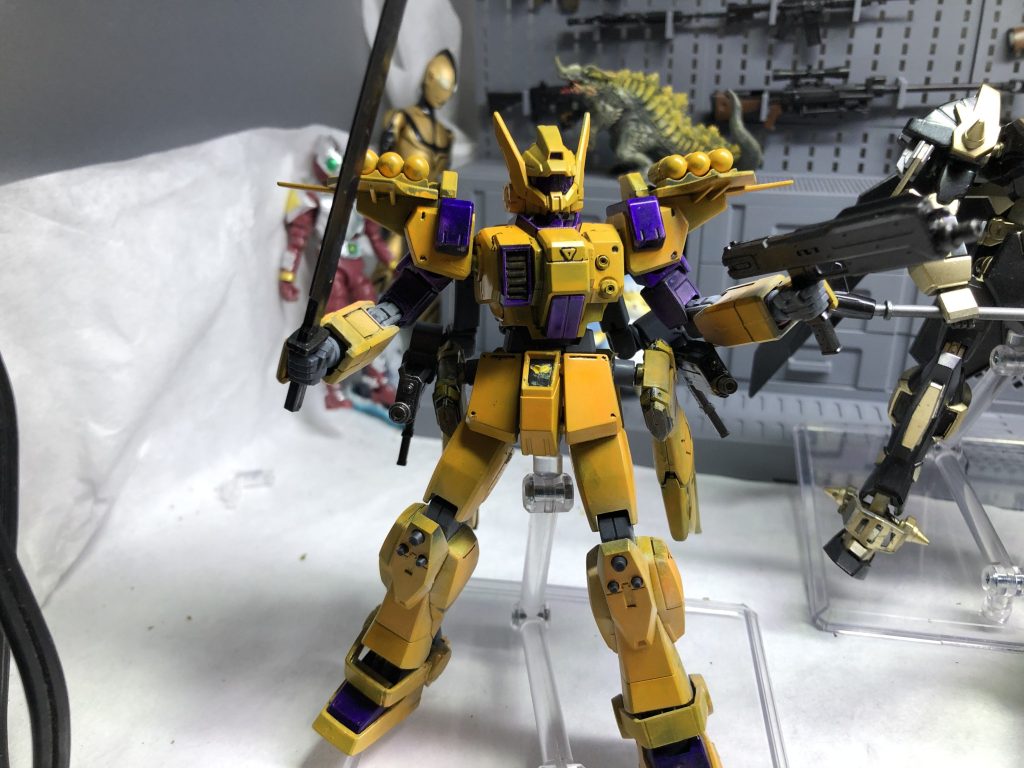 サブアームで武器の交換、射撃を可能に！わかりずらい！赤い三巨星の陸戦型ガンダムとEz-srとガンダムアスタロスをミキシング