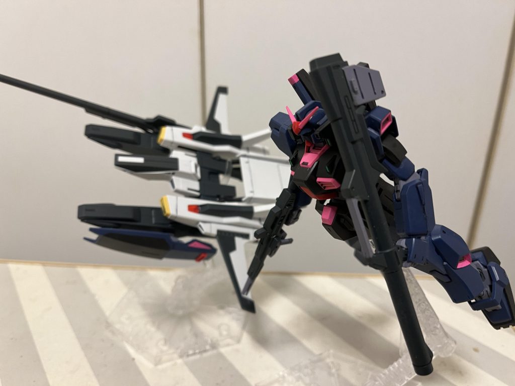 Gディフェンサーは地球連邦の正式採用カラーのイメージ…というか妄想なので、どこかの戦線ではこうやって黒のMk-Ⅱと出撃してたんじゃないかなぁと、、…いや、流石にティターンズカラーを独自に用意しますかねw