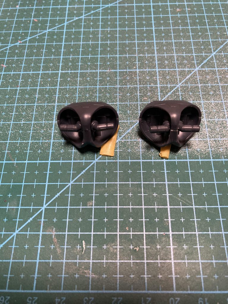 股関節横軸は水平にならなかったのを、当たりどころカットして水平まで。これで多少内股にポージング出来ました。リアル状態の方は、もう少しプロポーションにこだわって作成中です。お付き合いいただきありがとうございます!