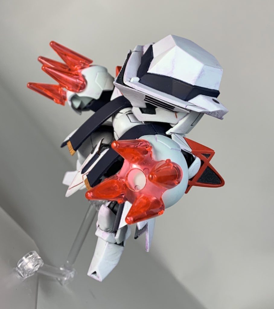 BBガンダムAGE1タイタスの肩をそのまま使っています