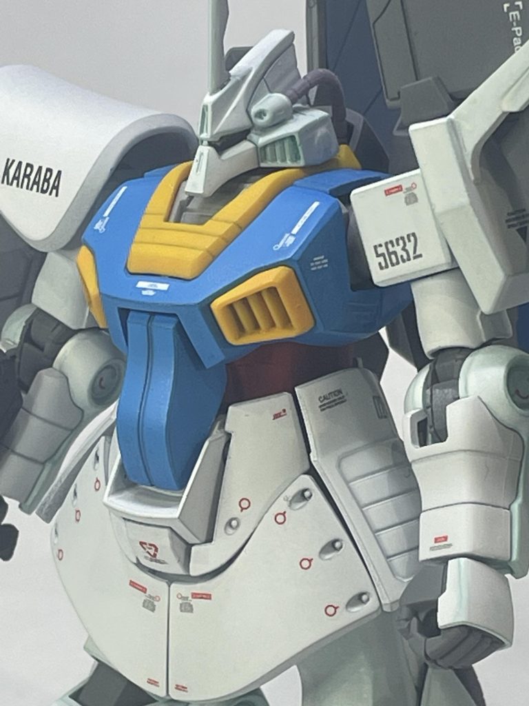 わかりづらいですがツインアイにしています(本当に全然わからない)