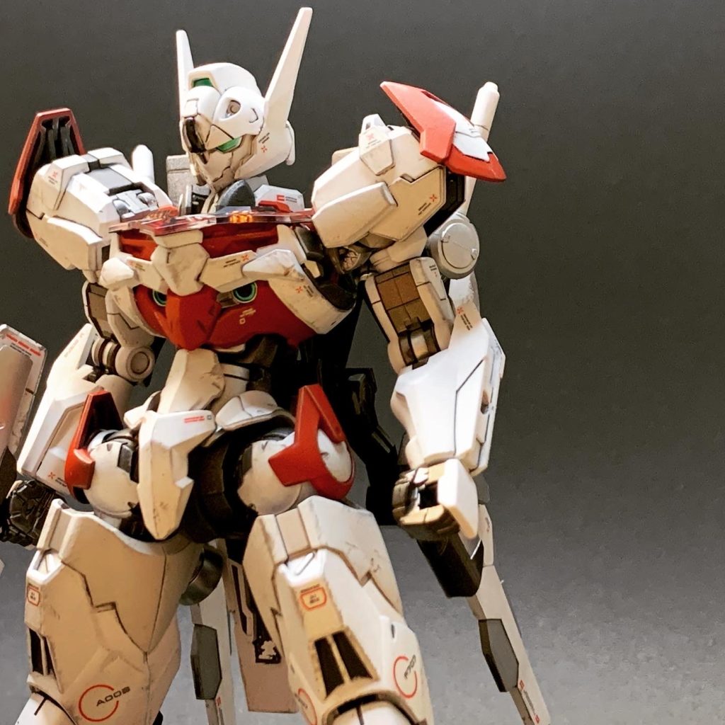 エアリアルはそのまま組んだんですけど、何となくルブリスは汚し入れてみました。実験機なんだからこっちのほうがきれいに作った方が説得力あったかもなと思ったけど、かっこよくなった(粗が目立たなくなった)ので良し。