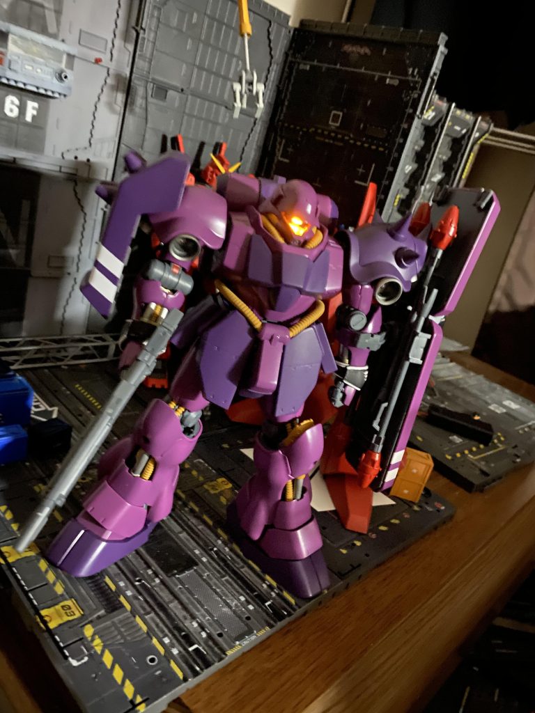 AE &NEO ZEON 袖付き部隊　フル•フロンタル親衛隊　MG  AMS-119C ギラドーガ　アンジェロ•ザウパー大尉カスタム専用機カラーver. & MS格納庫ジオラマ　✨✨✨✨✨–8枚目/制作者：SINANJU