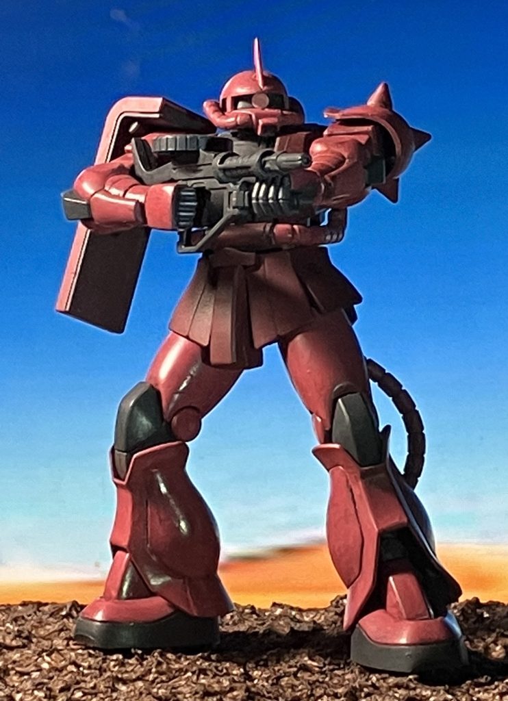 全体的にはMG2.0のダウンサイズ版だといえますが、プロポーションが絶妙に調整されています。ツノは塗装中に先が折れてしまったので短い状態で整形し、結果的に昔っぽくなりました。