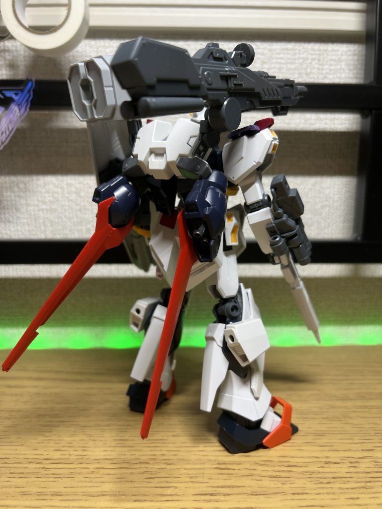 バックパックに付いているヴァーチェ腰パーツは、なぜか無加工で綺麗にハマりました。持ってる方は試してみてね(