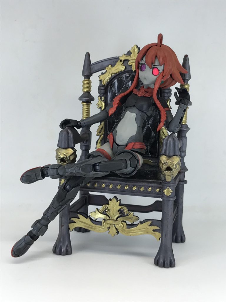 エイリアンクイーン本体頭部はダイバーナミを使用ダイバーナミには頭部が二つ付いてくるのがナイスです👍