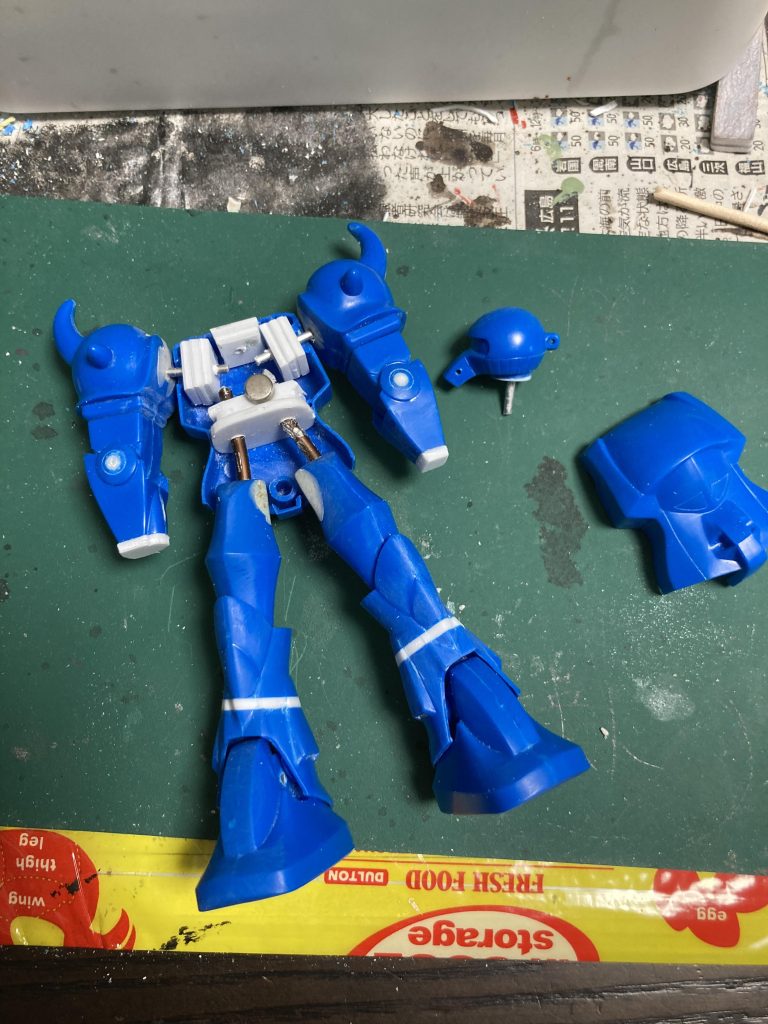 関節のあとはめ加工、アルミ線による接続など行いました。