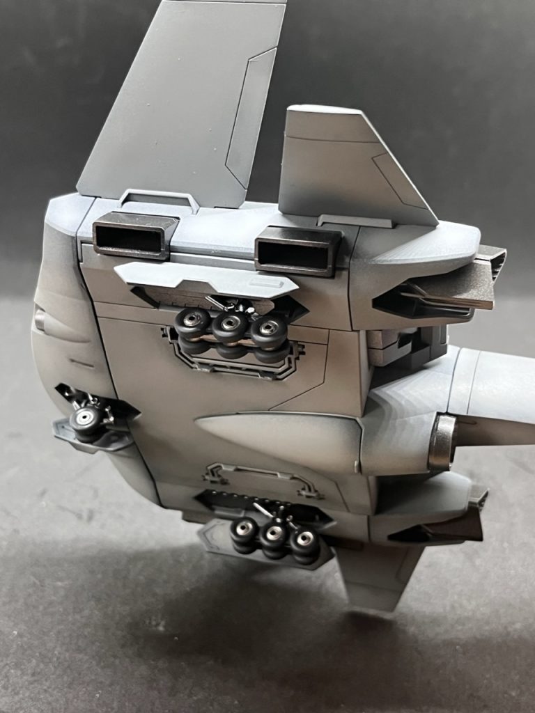 ギミックがいいですよねベクターノズル等は中を焼鉄色で外側黒鉄色