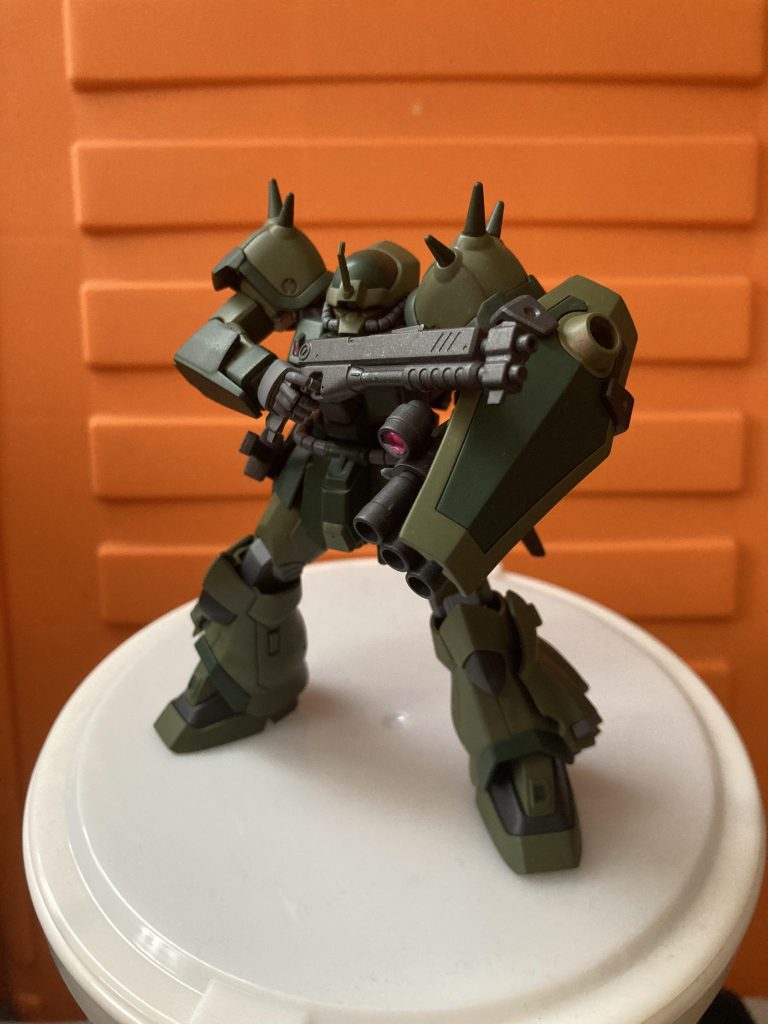 ショットガン主に中近距離での戦闘に使用される。セミオートでの射撃も可能。※ガトリングが干渉してショットガンを上手く構えられなくなりました(泣)