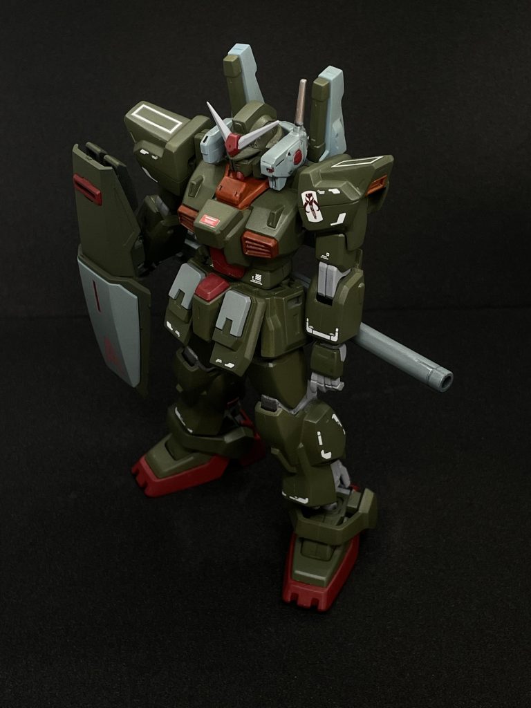 カラーリングはmr.colorカーキグリーンとエアスペリオリティーブール(白を一部混ぜた)を使用。細かい部分はシタデルカラーを筆塗りで使用しました。