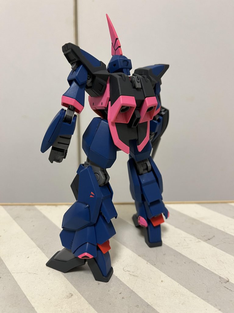 というのも、5年くらい前から青系機体に差し色ピンクは良いんじゃないか説を勝手に信奉し始めてまして。