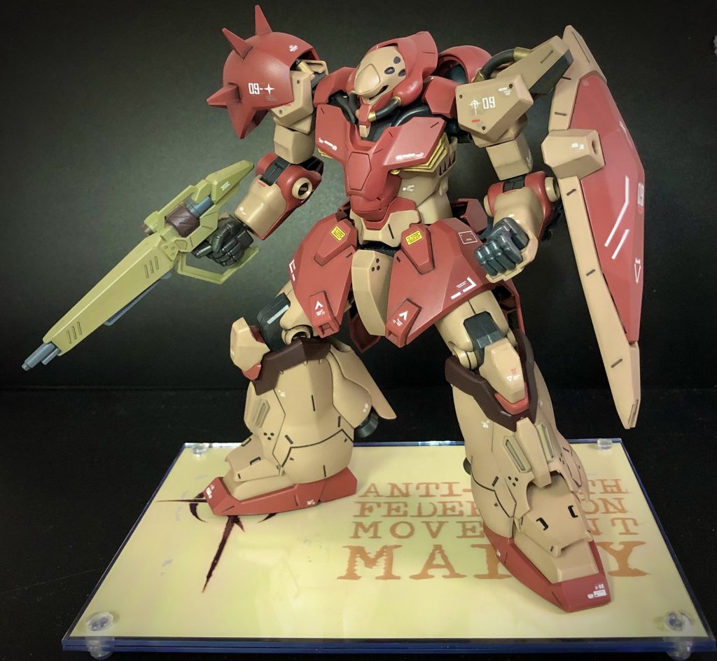 ウェザリングはやってみて初めて「こんなにも写真に反映されないものなんだ」と痛感しました😭 台座は制作ストーリーにもアップしてますが、マフティー軍を印刷したものをフォトフレームに入れてあります💃