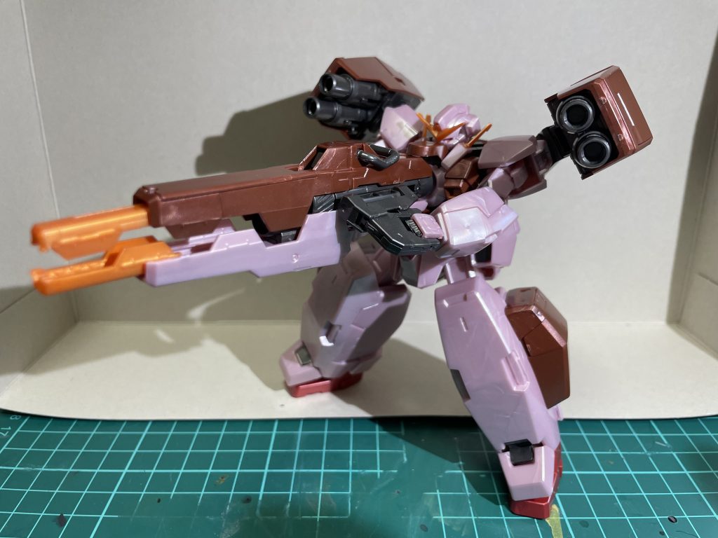 複雑な稼働ギミックです。14年前のキットですって。。。