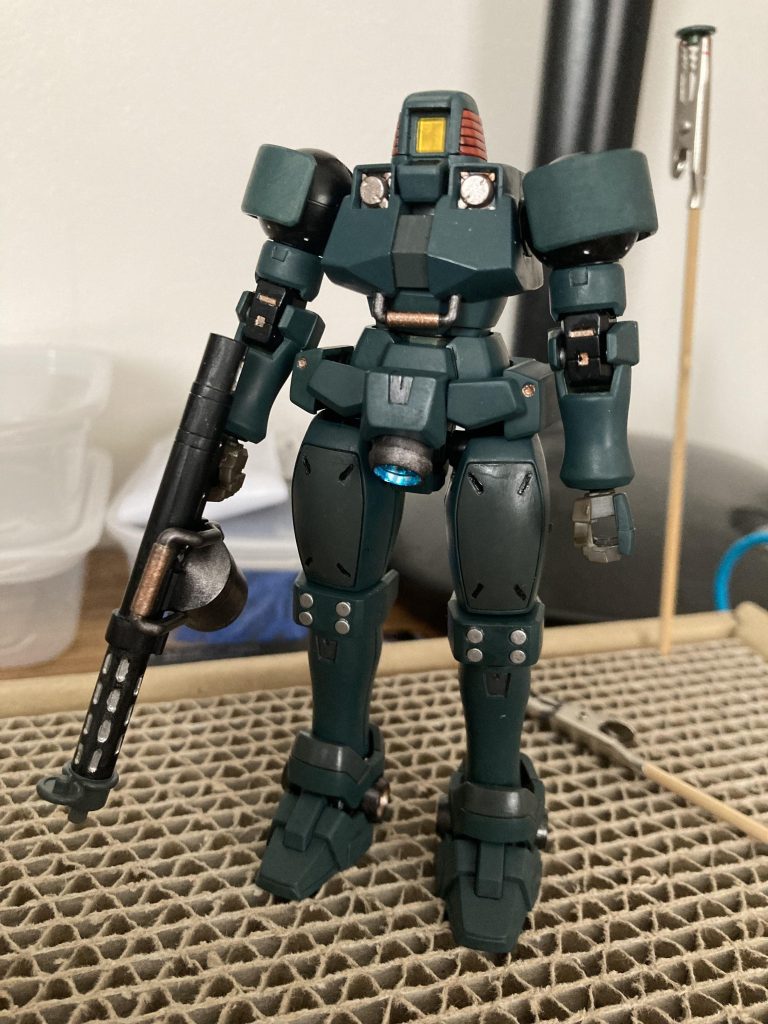 デカール、トップコート前。ウェザリングで色味が抑えられるのでもっと明るめでも良かった気も。