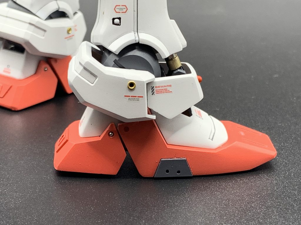 各部はプラ板を貼ったり、ハトメを埋め込んだりしてディテールアップ。楽しい作業でした。