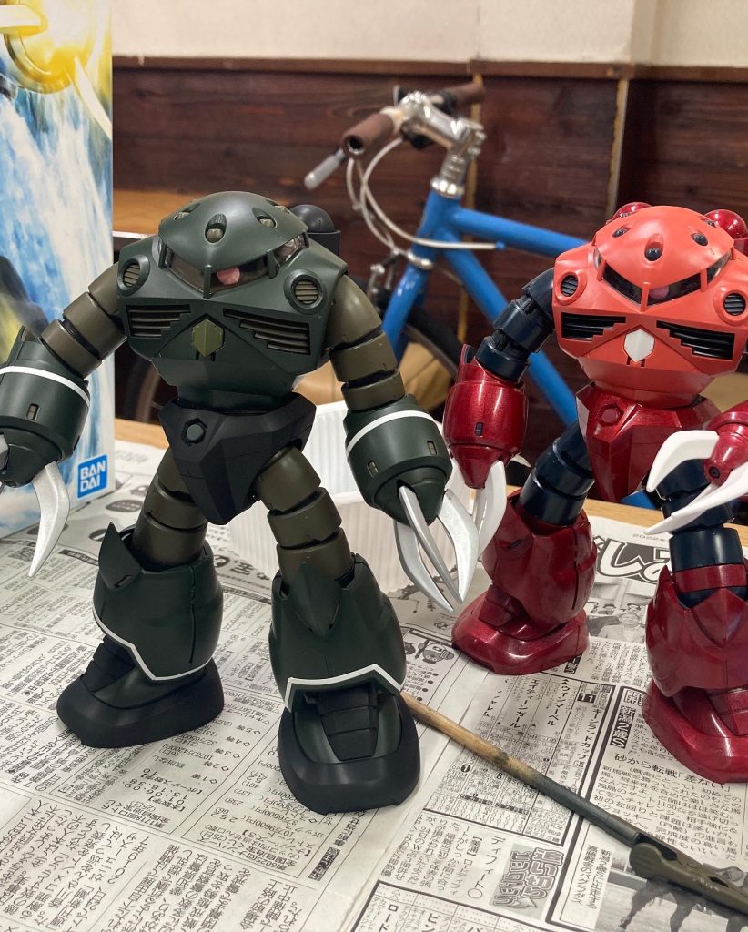 赤いヤツと仲良くツーショット