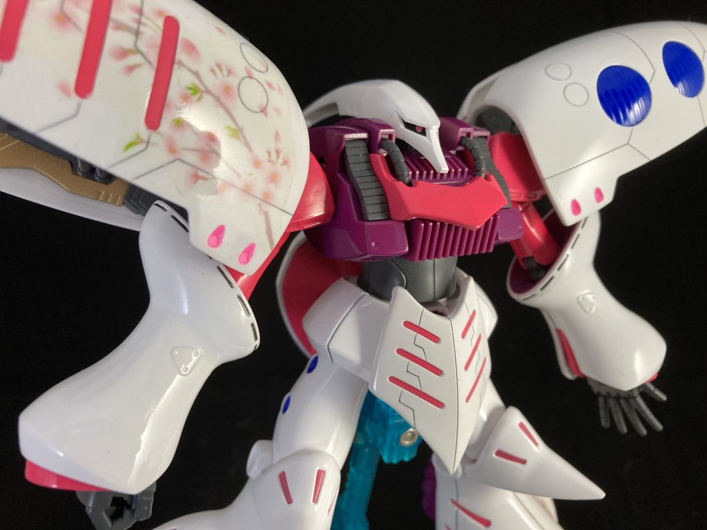 クリアを３回に分け塗布して次の日に1500番で軽く表目を均しまた３回クリアを塗布。それを3日繰り返し、4日目に1500番で均し2000番以上で綺麗に磨いた。最後にコンパウンドで磨き、WAXがけした。